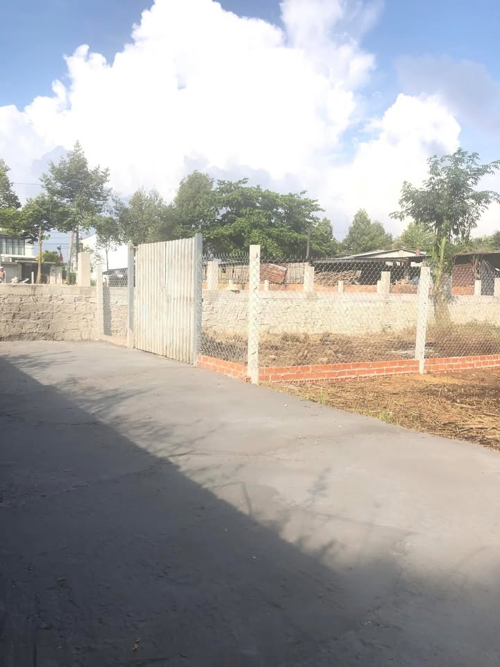 Đất nền Long Điền 137m² giá 1.1 tỷ - Cơ hội sở hữu nhà đầu tiên cho vợ chồng trẻ!