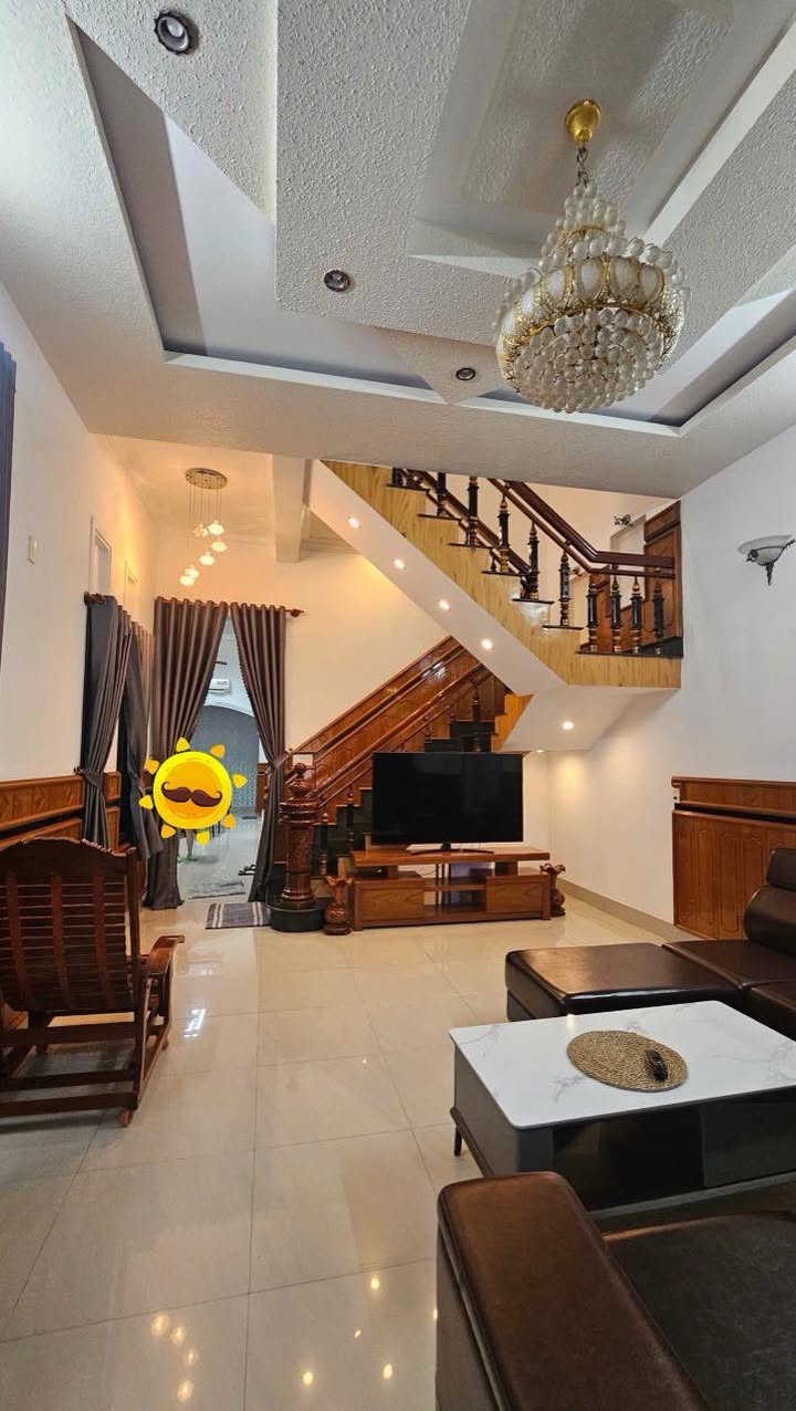 Nhà 2 tầng sân vườn Cam Ranh 181.7m² giá 7 tỷ - Không thể bỏ lỡ!