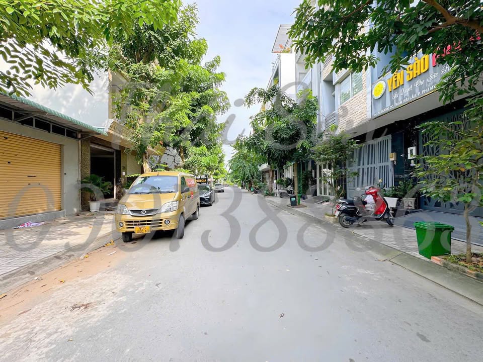 Bán lô đất mặt tiền đường Phạm Hữu Lầu, Quận 7 - 133m² giá 15.8 tỷ - Tiện xây dựng ngay!