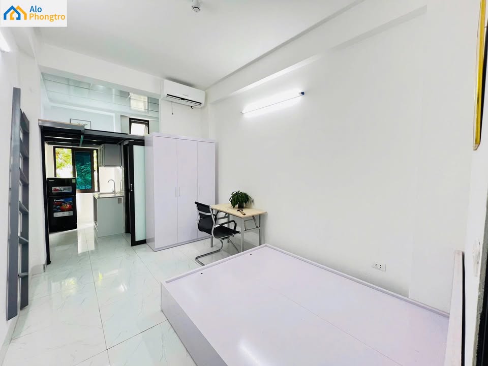 Phòng cho thuê tại ngõ 221 Yên Xá, 30m² chỉ 3.6 triệu - Nội thất đầy đủ!