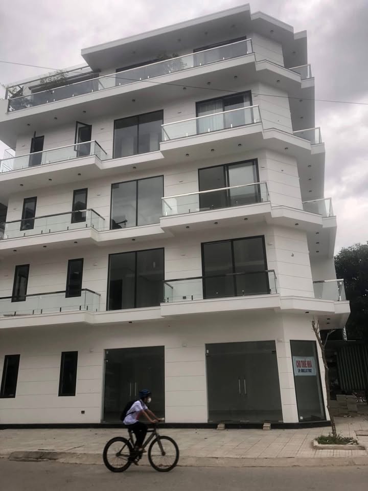 Nhà cho thuê chính chủ tại số 118 Âu Cơ, Thanh Hóa - Vỉa hè rộng, thang máy hiện đại!