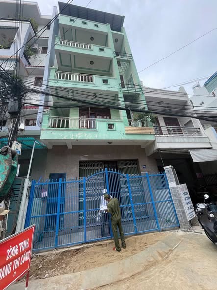 Nhà 4 tầng kiên cố Lê Quý Đôn, Nha Trang giá 9.8 tỷ - Tiềm năng cho thuê cao!