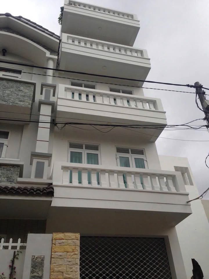 Nhà 4 tầng đường Cao Văn Bé, Nha Trang 66m² giá 10.5 tỷ - Gần biển chỉ 100m!