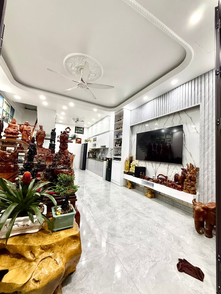 Nhà lô góc 3 tầng Đằng Hải 42m² giá 3.399 tỷ - Sẵn sàng vào ở ngay!