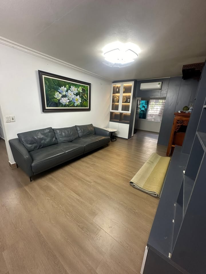 Căn hộ chung cư Nghĩa Tân 100m² giá 6 tỷ - Sổ đỏ chính chủ, ở ngay!