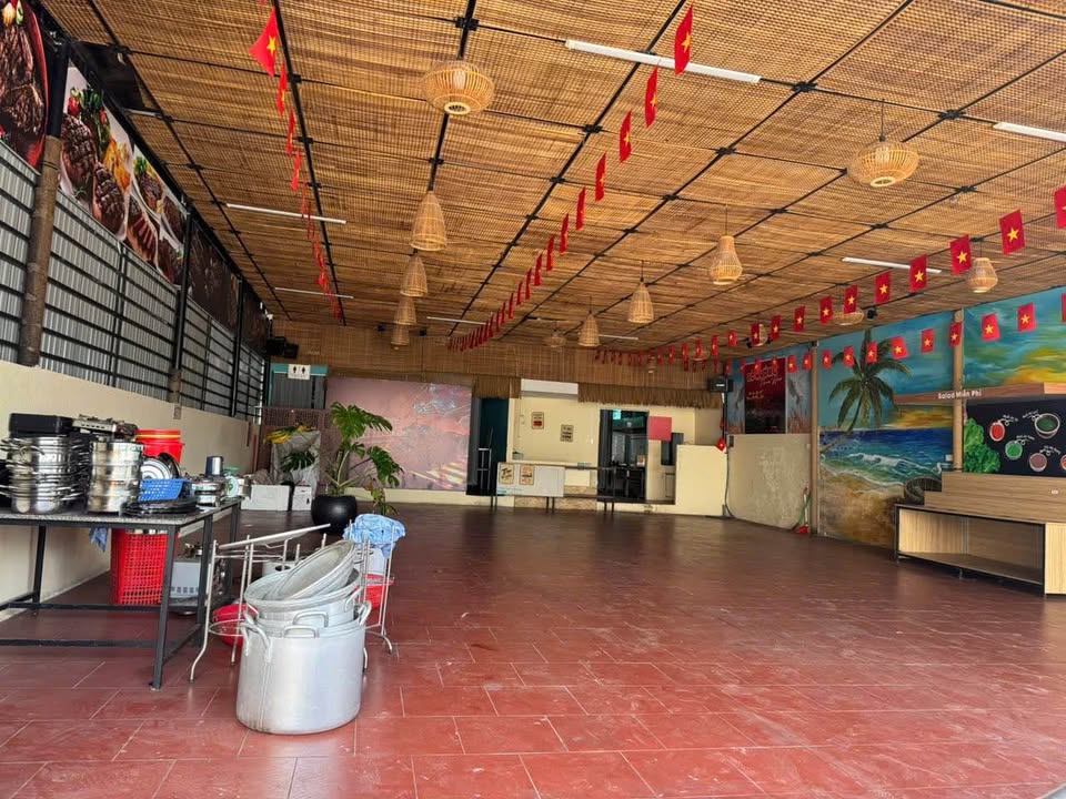 Cho thuê mặt bằng kinh doanh Lương Thế Vinh 200m² giá 12 triệu - Nằm ở khu vực đông đúc!