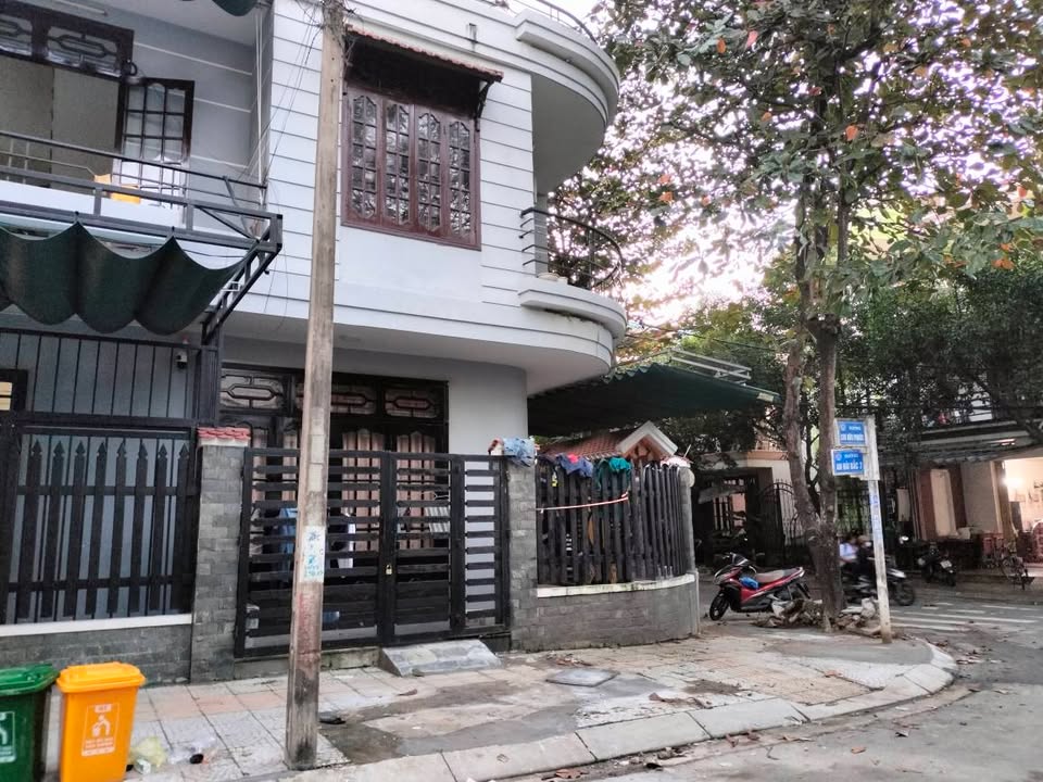 Nhà 3 tầng mặt tiền Lưu Hữu Phước, Sơn Trà - 100m² giá 13.3 tỷ - An cư lý tưởng!