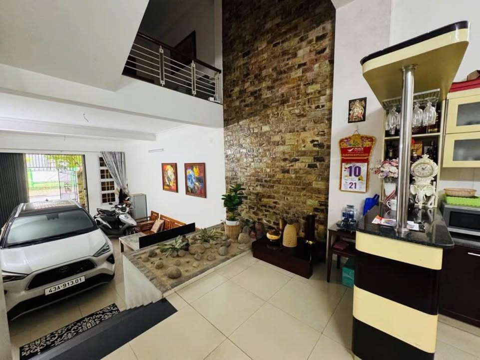 Nhà 2,5 tầng đường Dũng Sĩ Thanh Khê 100m² giá 8,55 tỷ - Gần biển chỉ 150m!