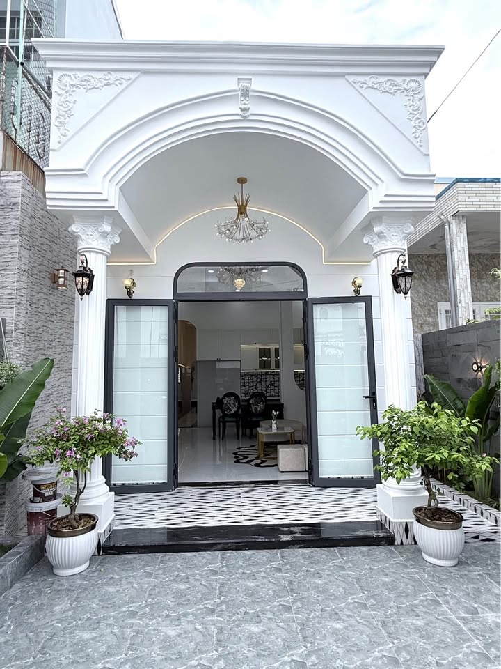 Nhà phố 100m² tại Phường 4, Mỹ Tho chỉ 3.18 tỷ - Nội thất cao cấp tặng kèm!