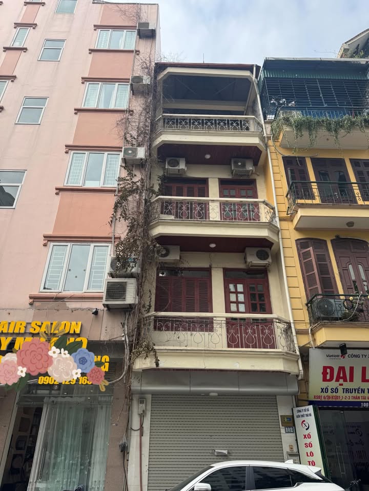 Mặt phố kinh doanh Hoàng Cầu 43m² giá thỏa thuận - Sổ đỏ chính chủ, vị trí đắc địa!