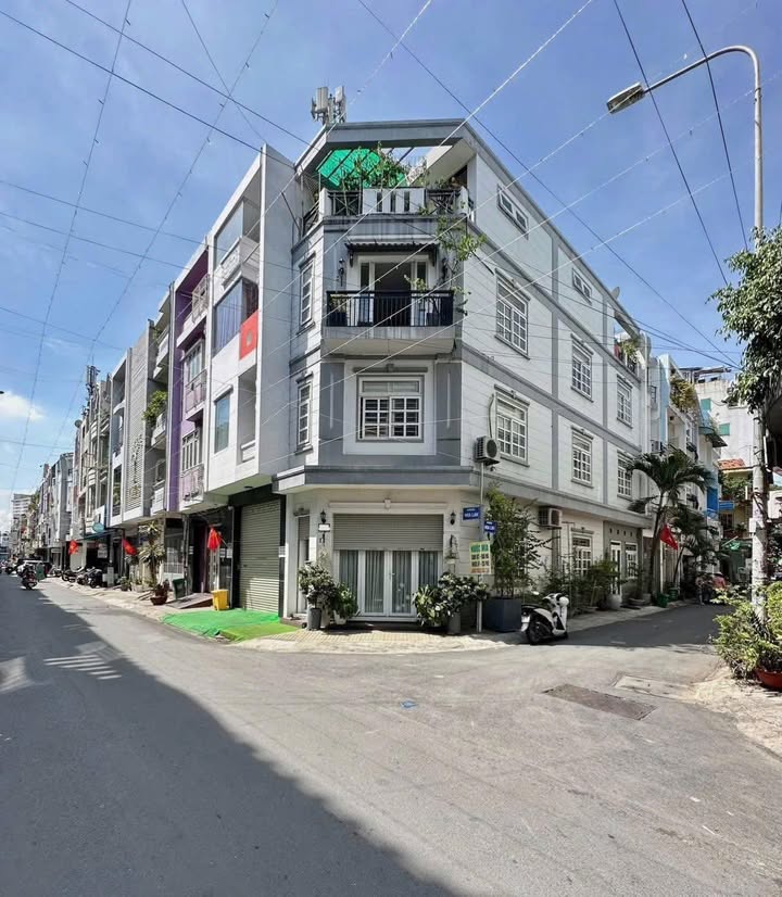 Nhà mặt tiền góc Hoa Lan, Phú Nhuận, 64m² giá 26.5 tỷ - Vị trí đắc địa cho kinh doanh!
