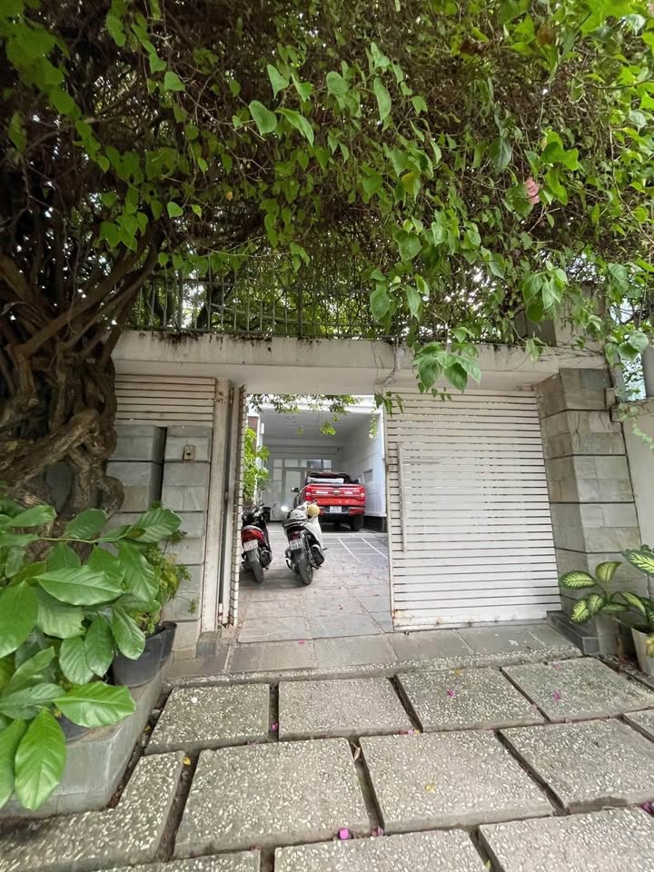 Biệt thự 2 mặt tiền An Phú Đông 584m² giá 24 tỷ - Không gian nghỉ dưỡng lý tưởng!