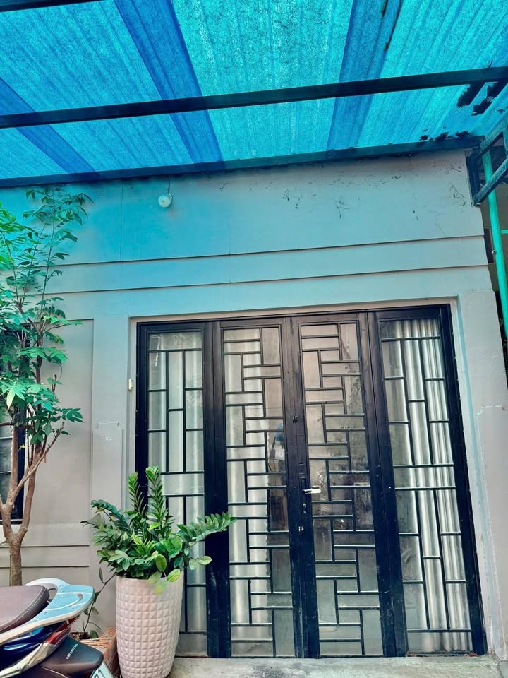 Nhà hẻm rộng 4m khóm 3, Phường 1 Cà Mau 72m² giá 1.29 tỷ - Tiện nghi đầy đủ, chỉ việc dọn vào ở!