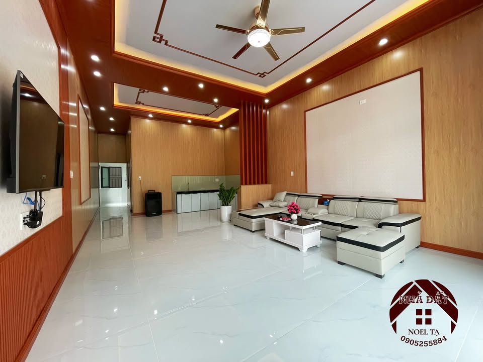 Nhà đẹp 3 phòng ngủ tại Lý Chính Thắng, Quảng Ngãi - Giá 2.6 tỷ - Đầu tư sinh lời!