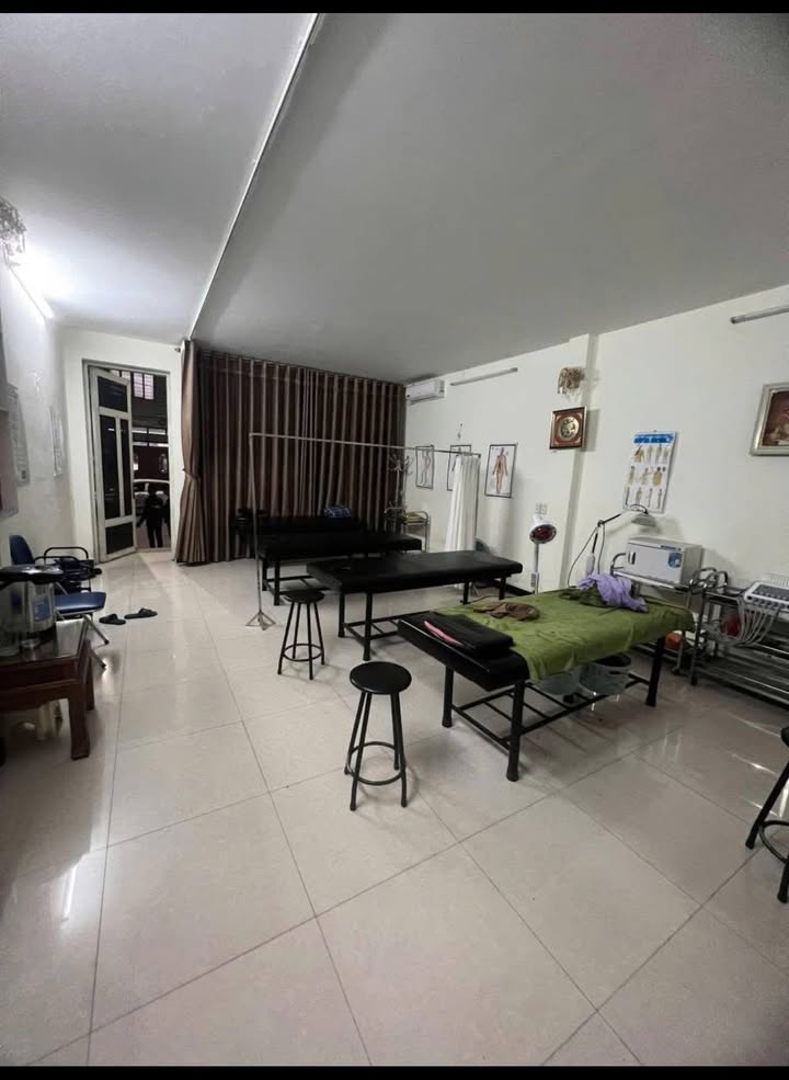 Nhà 2 tầng Đường Ngô Quyền, Lào Cai 100m² giá 5.3 tỷ - Kinh doanh lý tưởng!