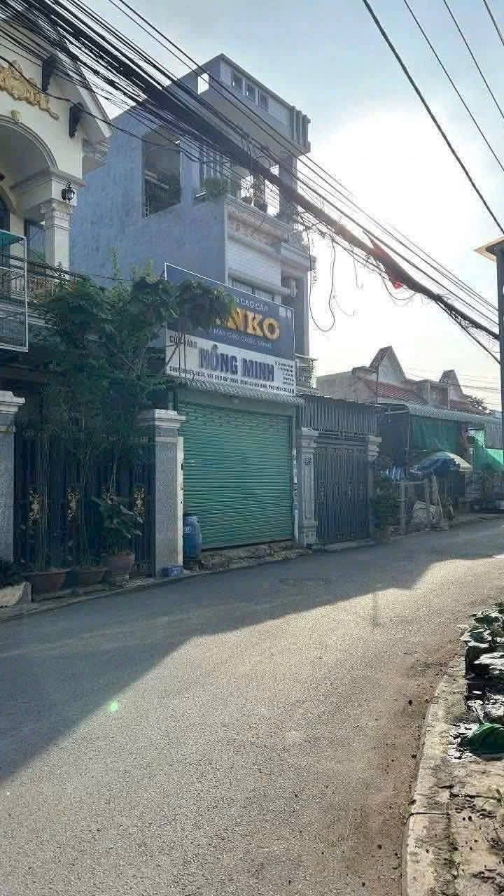 Mặt tiền kinh doanh Dĩ An 68m² giá 3.85 tỷ - Vị trí đắc địa, kinh doanh hiệu quả!