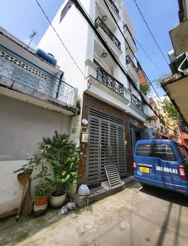 Nhà 4 tầng 5PN đường Thích Quảng Đức, Phú Nhuận chỉ 8 tỷ - Ô tô đỗ cửa, khu dân trí cao!