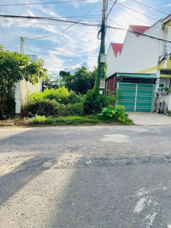 Lô đất vàng mặt tiền đường Mai Hắc Đế, Kon Tum 198m² - Thổ cư 100%