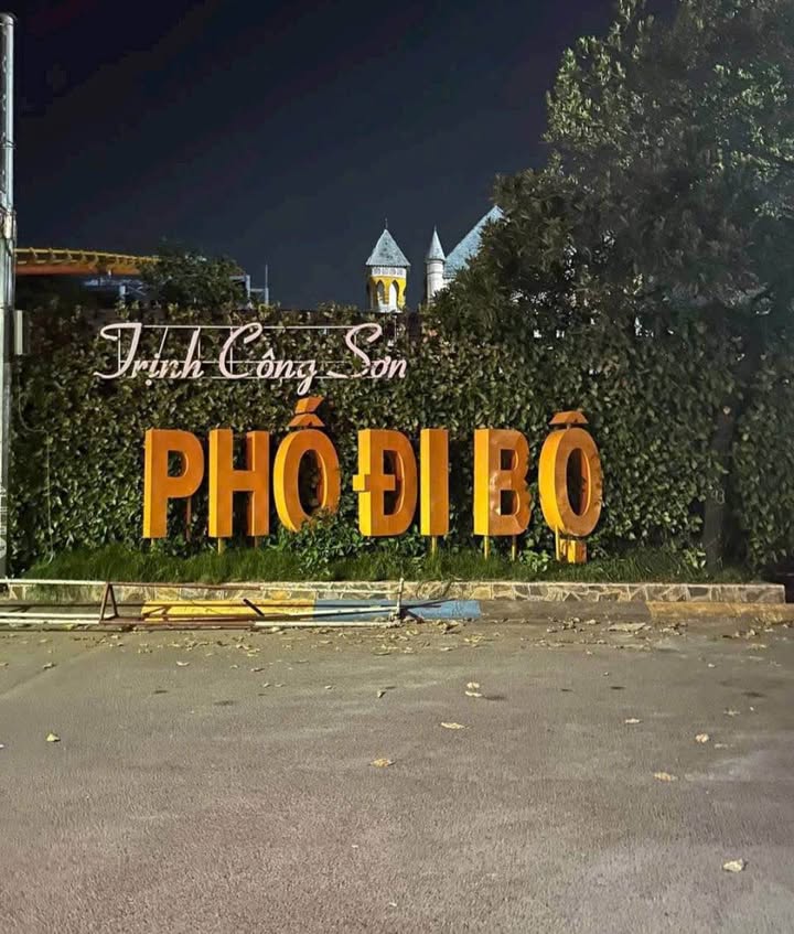 FrontHouse Trịnh Công Sơn Tây Hồ 120m² giá 85.3 tỷ - Vị trí đắc địa, giao dịch ngay!