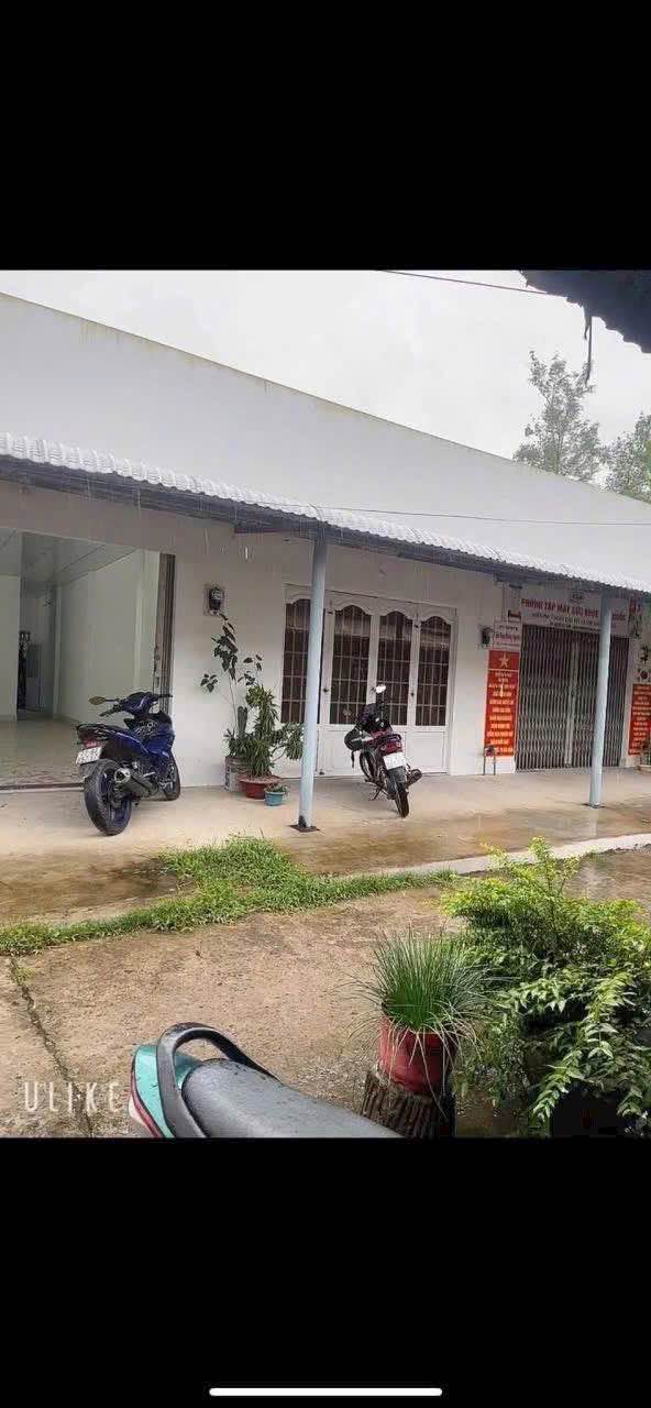 Nhà bán tại chợ Định Thủy, Mỏ Cày Nam 150m² giá 1.35 tỷ - Full thổ cư, sẵn sàng vào ở!