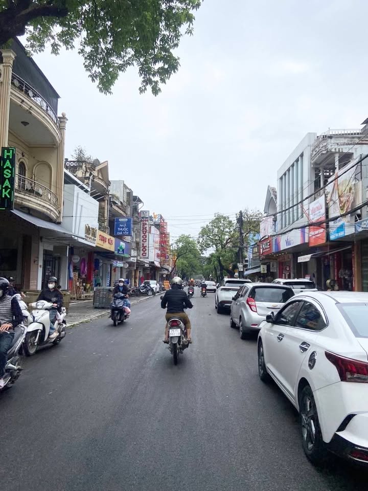 FrontHouse mặt tiền Mai Thúc Loan, Phú Xuân, Huế - Giá 14.5 tỷ, đầu tư sinh lời ngay!