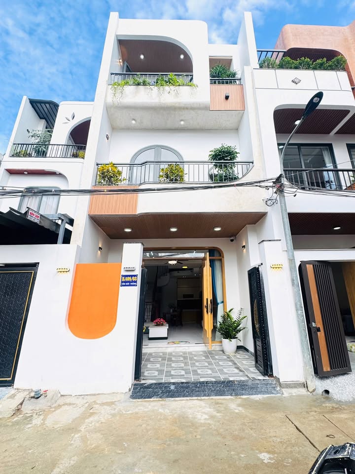 Nhà 3 tầng kiệt ô tô Tôn Đức Thắng, Đà Nẵng 61.5m² giá 5.4 tỷ - Full nội thất sang trọng!