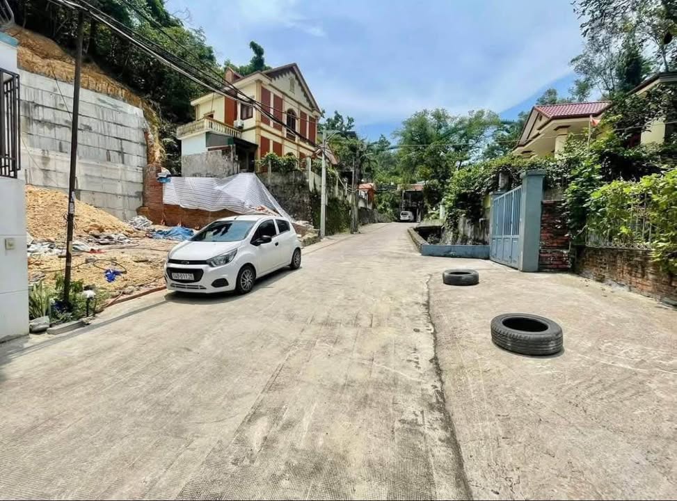 Đất nền Yết Kiêu Hạ Long 100m² giá 2.6 tỷ - Mặt tiền gần 6m, dễ dàng đi lại!