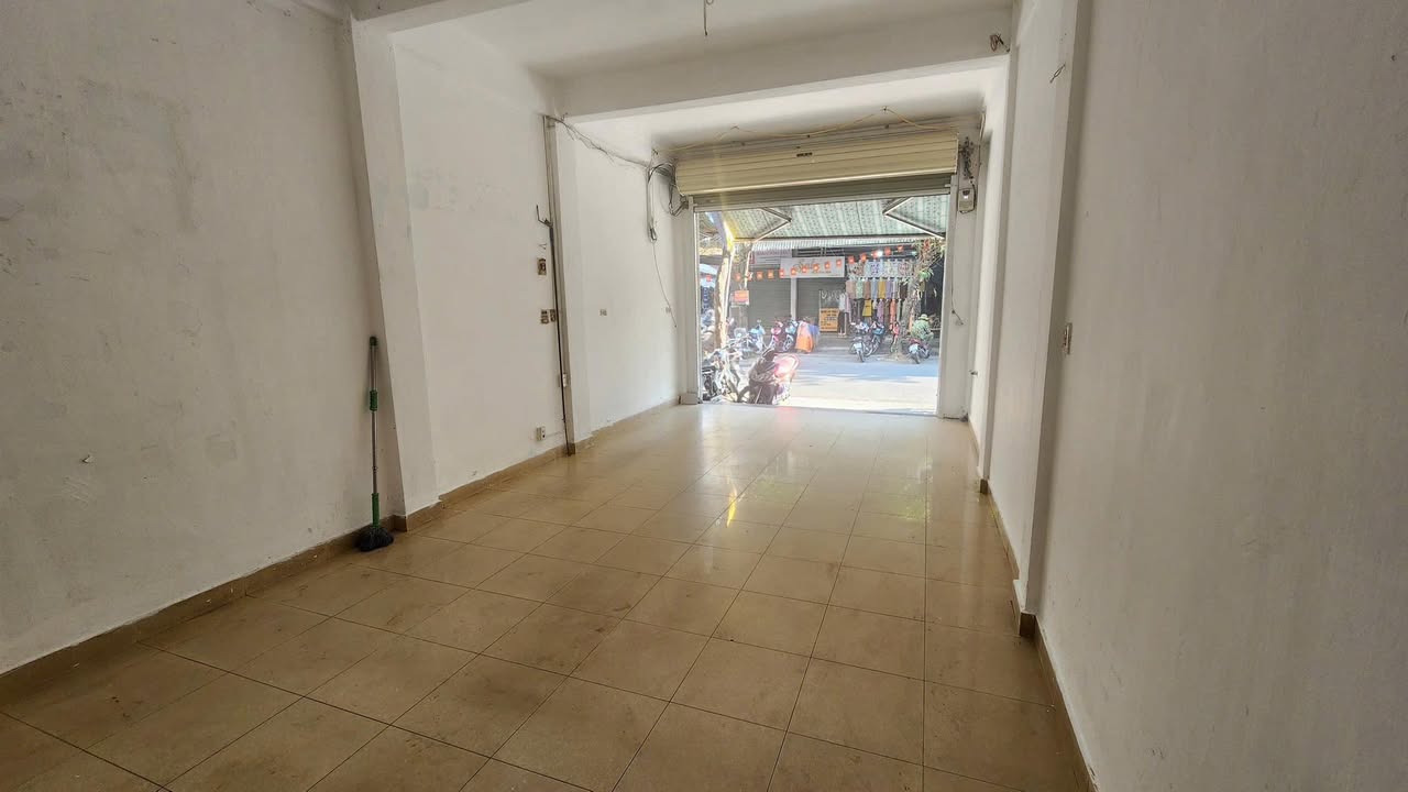 Cho thuê mặt bằng Nguyễn Văn Cừ, Huế 30m² - Vị trí đắc địa ngay chợ FAFIN!