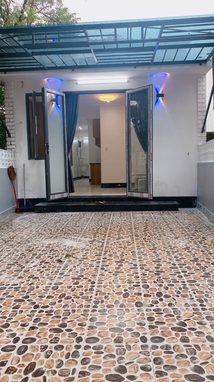 Nhà đẹp Hoài Thanh, Huế 70m² giá 1.65 tỷ - Sẵn sàng ở ngay!