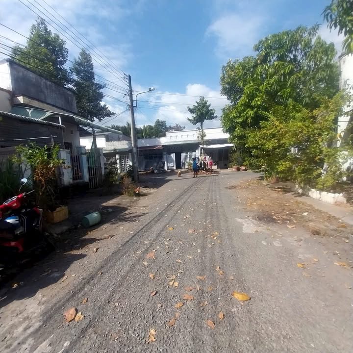 Nhà phố 80m² tại Phường Long Châu, Vĩnh Long - Giá chỉ 1.69 tỷ, thương lượng