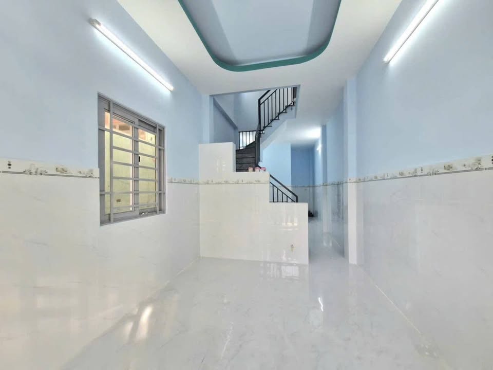 Nhà mặt tiền Thạnh Lộc, Q12 - Cho thuê 5 triệu/tháng - Nhà mới vào ở ngay!