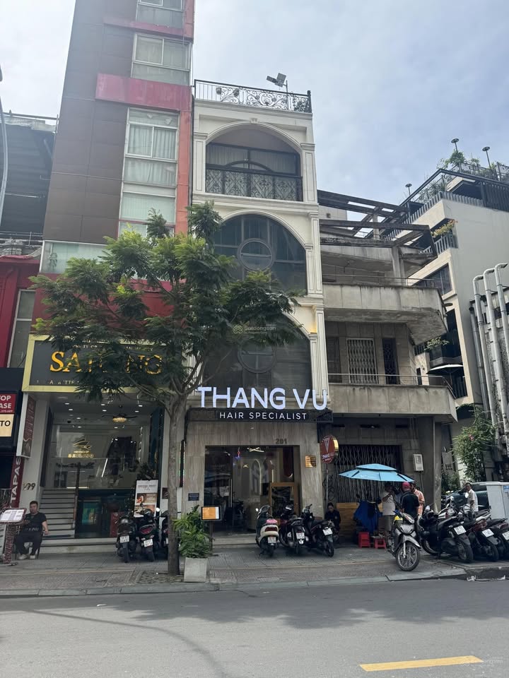 Nhà mặt tiền đường Calmette, Quận 1, diện tích 53m², giá 160 triệu - Cơ hội kinh doanh tuyệt vời!
