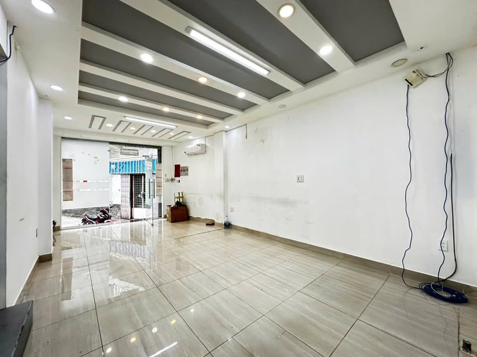 Cho thuê mặt bằng kinh doanh đường Tô Hiến Thành, Quận 10 - Vị trí đắc địa, giao thông thuận lợi!