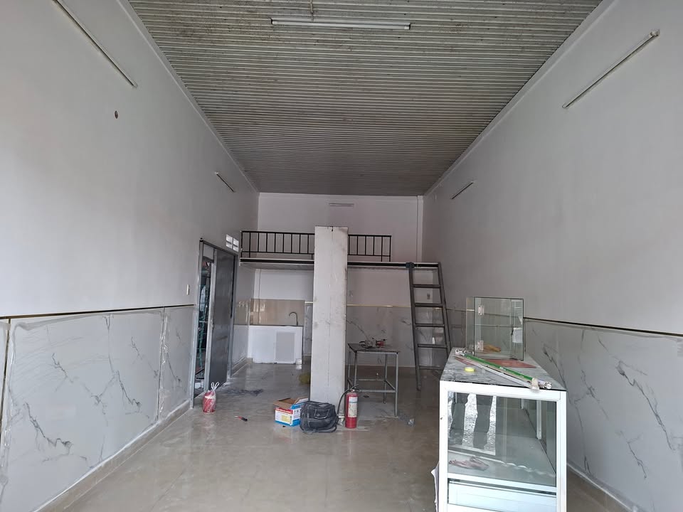 Cho thuê mặt bằng 409 Hoàng Hữu Nam, Thủ Đức, 64m² - Gần nhiều tiện ích nổi bật!