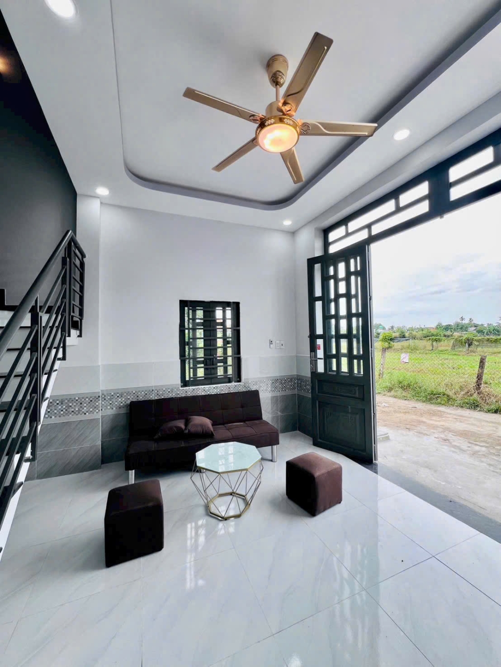 Nhà mặt tiền đường lớn tại Xã Mỹ Hạnh Nam 45m² giá 340 triệu - Cơ hội an cư kết hợp kinh doanh bền vững!