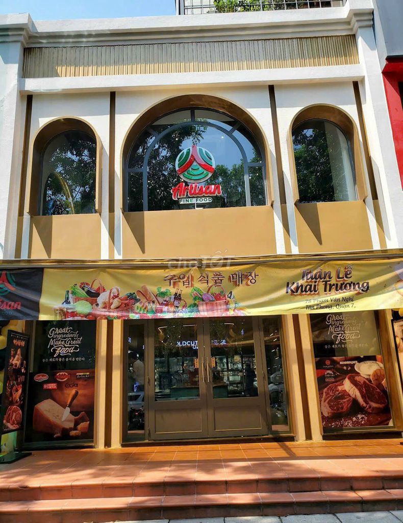 Nhà Mặt Tiền Đường Nguyễn Thái Học Quận 1, Diện Tích 250m² - Kinh Doanh Đắc Địa!