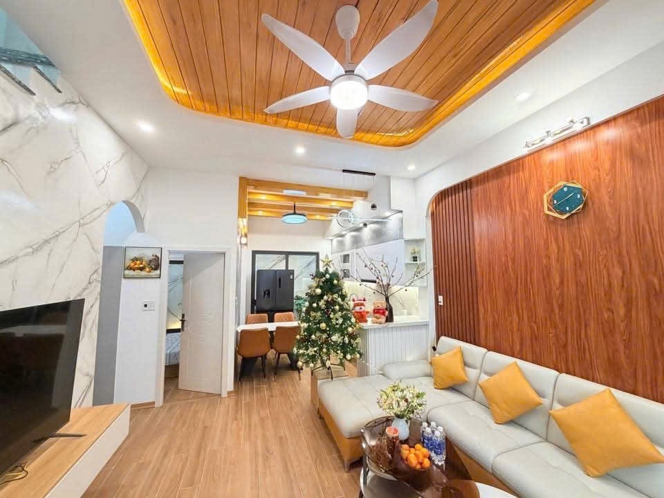 Nhà 2 tầng 2 mê đúc tại Trần Đình Nam 70m² giá 4.75 tỷ - Chính chủ bán gấp!