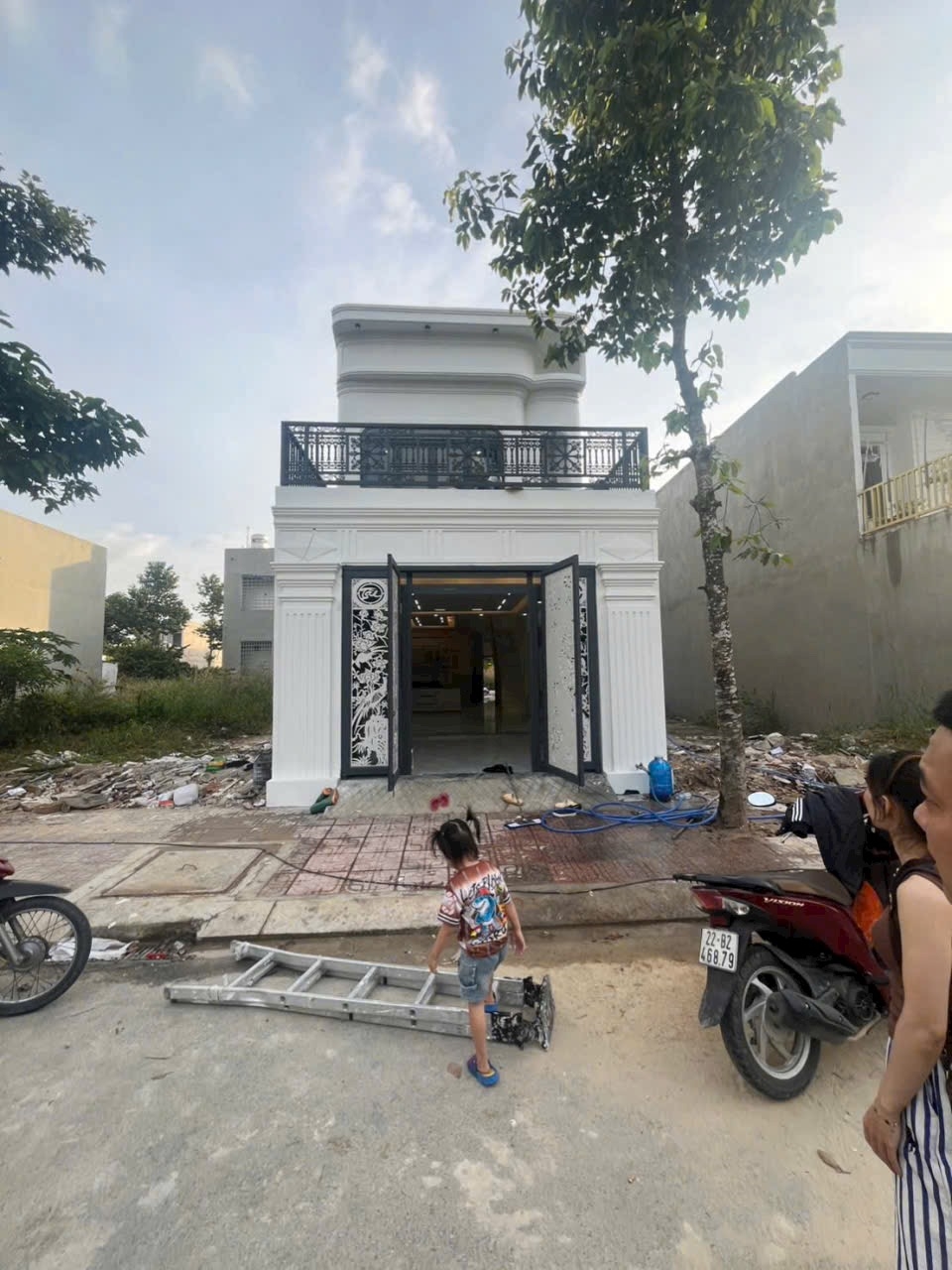 Nhà phố Tân Uyên 75m² giá chỉ 2.3 tỷ - Full nội thất, vào ở ngay!