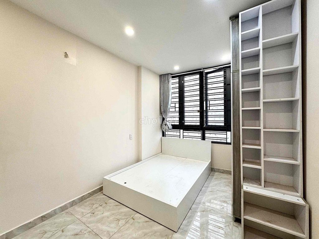 Studio cửa sổ lớn Trần Hưng Đạo 30m² giá 5.5 triệu - Không chung chủ, Full nội thất!