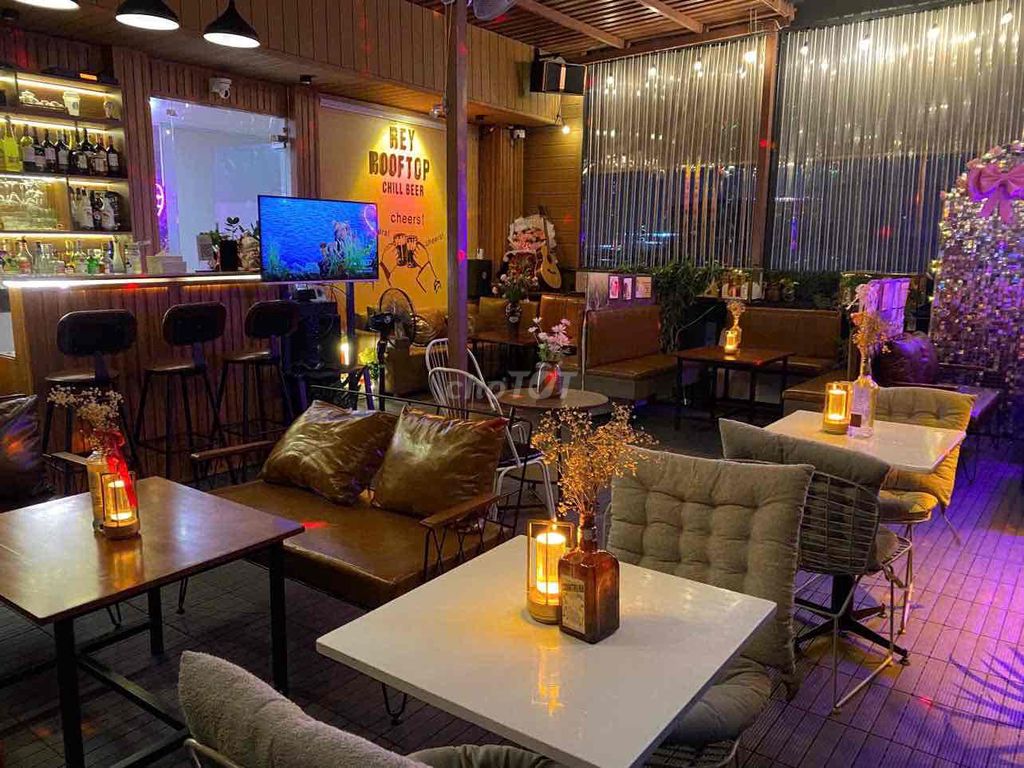 Sang Nhượng Quán Rooftop Tầng 7, CMT8, Quận 10 - Mô Hình Kinh Doanh Sẵn Sàng!