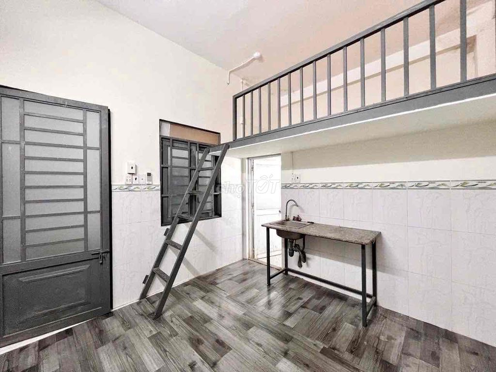 Phòng trọ có gác ngay Đại học Công Thương gần AEON Tân Phú - Giảm 200k tháng đầu!