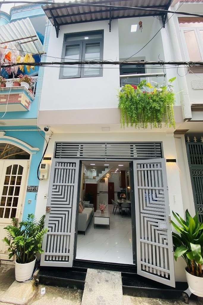 Nhà hẻm 2 tầng Tân Bình 74m² giá 4.98 tỷ - Thiết kế đẹp, vào ở ngay!