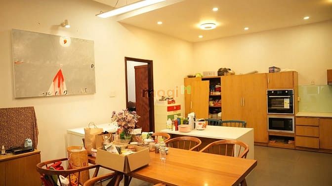 Biệt thự Vip khu Tên Lửa 205m² giá 15.5 tỷ - Đậu đủ 2 ô tô, gần công viên Phú Lâm!