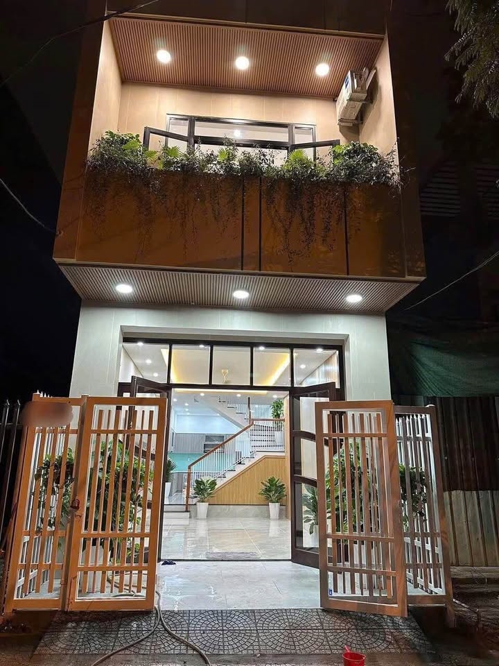 Nhà 2 tầng mặt tiền đường 7.5m sát Ngô Quyền, Thọ Quang, Sơn Trà - Giá chỉ 8.2 tỷ!