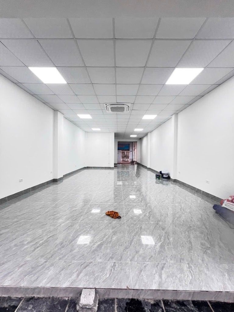 Tòa nhà văn phòng 6 tầng tại Linh Đàm 85m² giá 31.5 tỷ - Đầu tư sinh lời ngay!