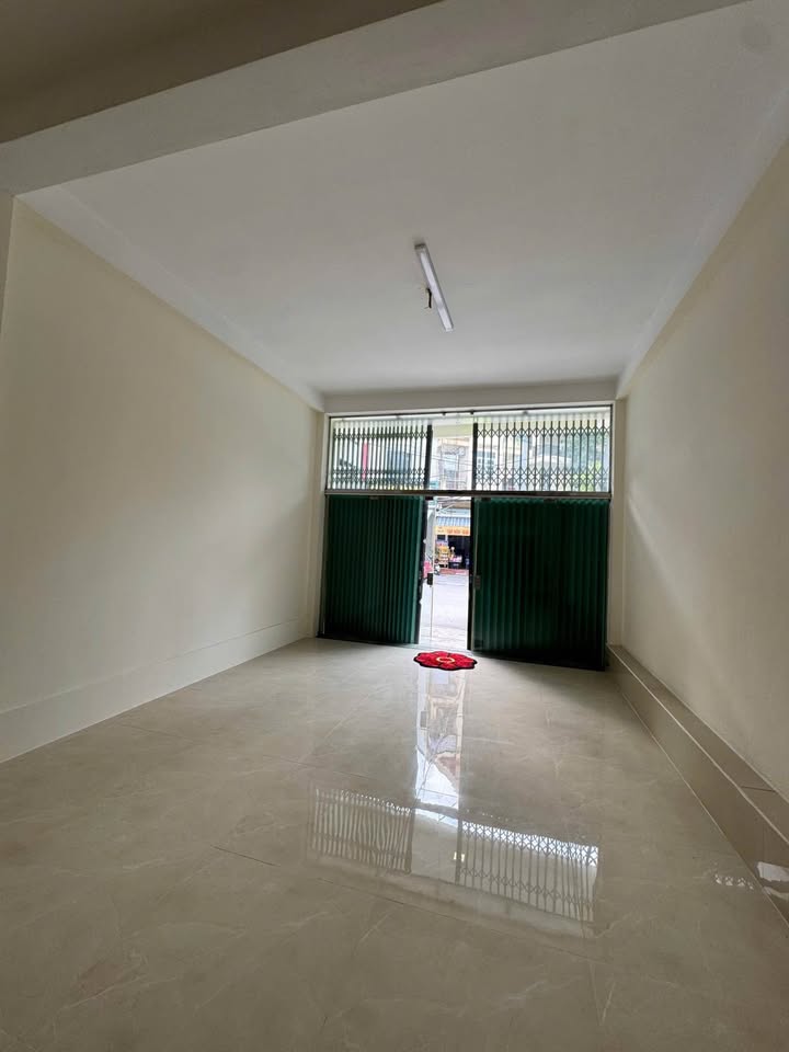 Nhà 4 tầng Trường Thi 76m² giá 9 tỷ - Kinh doanh thuận lợi!