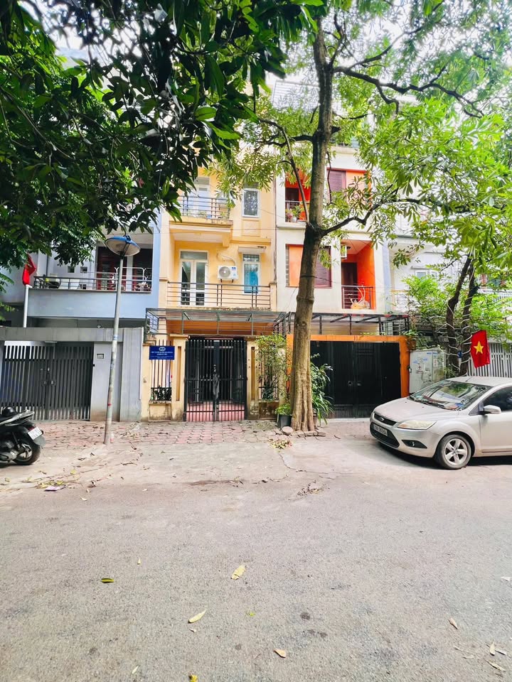 Nhà phố Khu đô thị Văn Quán 90m² giá 22.8 tỷ - Kinh doanh hiệu quả ngay!