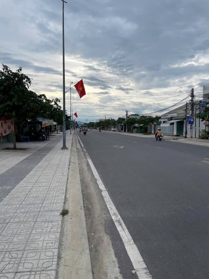 Đất thổ cư Tỉnh Lộ 2 Diên Lạc 150m² giá 3.5 tỷ - Kinh doanh sầm uất!