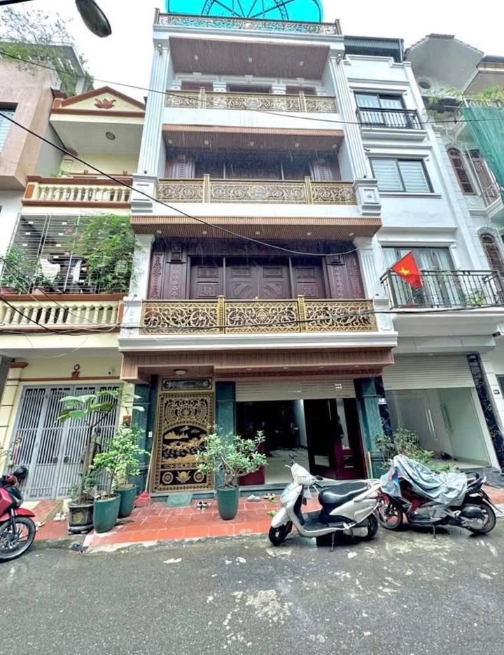 FrontHouse Ngõ 118 Nguyễn Khánh Toàn 95m² giá 42 tỷ - Sẵn sàng đầu tư hoặc xây dựng văn phòng!