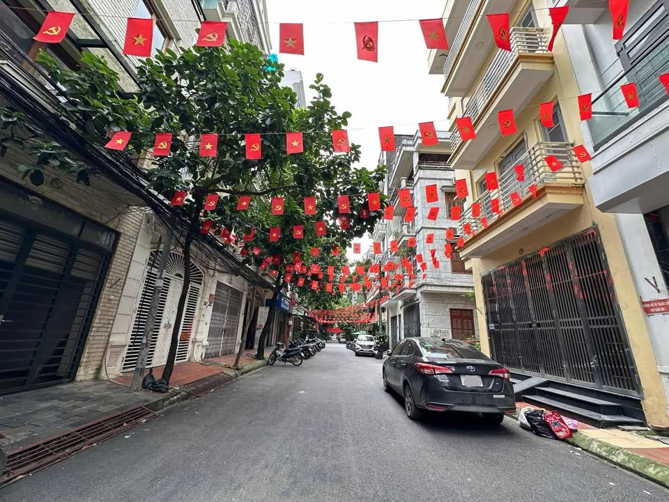 Nhà phố Xuân Phương, Nam Từ Liêm 40m² giá 5.85 tỷ - Gần chợ, trường học